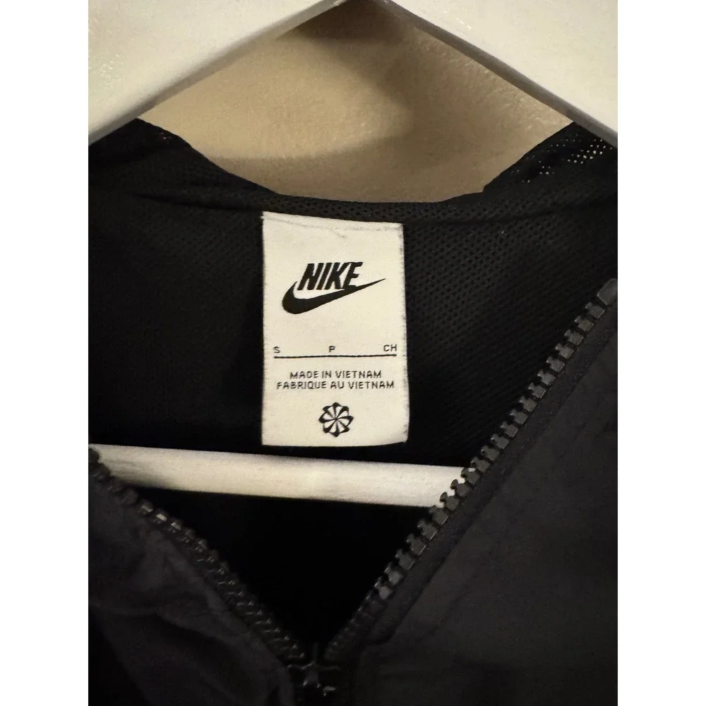 Nike Sportswear Essential Women Black UV Protection Hooded Windbreaker Jacket S‎